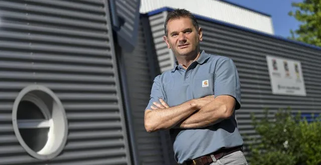 photo  jean-luc catanzaro rejoint oui care.  &copy;  archives le maine libre 