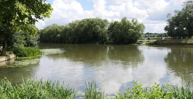 photo  la passerelle au-dessus de la sarthe doit permettre de rallier le quartier de montreux au stade rémy-lambert.  &copy;  le maine libre 