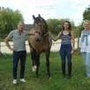photo  jean-marc et martine alteyrac en compagnie de julie, qualifiée pour le mondial de working équitation avec califa, son cheval lusitanien. 16 nations sont engagées, avec 60 cavaliers. 