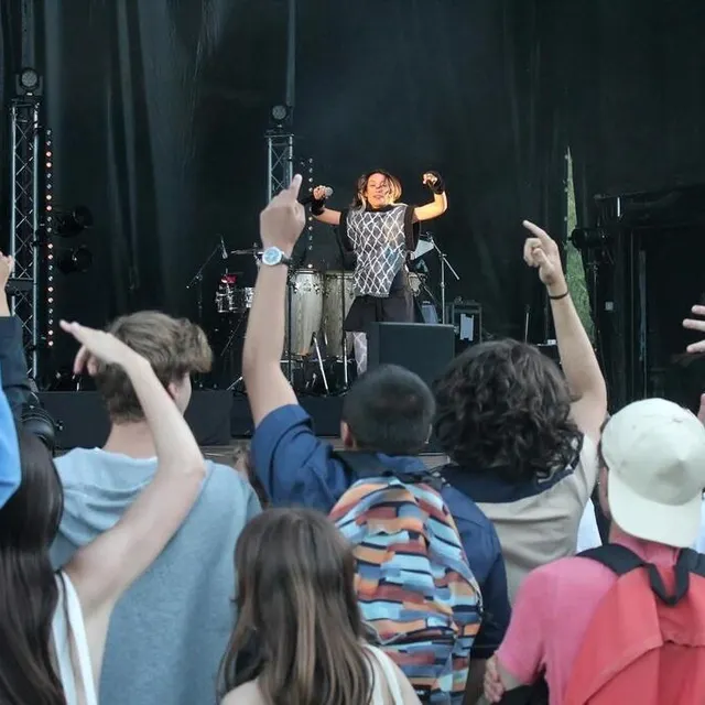 photo kalika n’a pas hésité à faire répéter au public le terme « chaudasse » sur l’une de ses chansons très teintée sexuellement.  ©  ouest-france