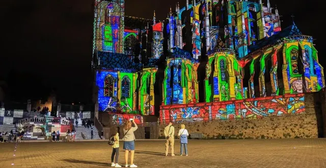 photo  les projections nocturnes de la nuit des chimères avec la mise en lumière de la cathédrale du mans.  &copy;  archives ouest-france 