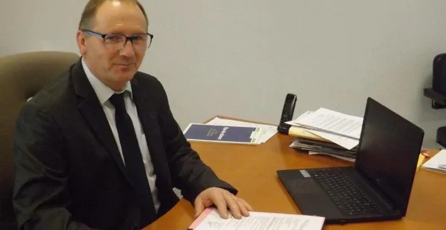 photo  le maire, patrice leboucher, lance avec son équipe l’apprentissage du numérique  &copy;  le maine libre 