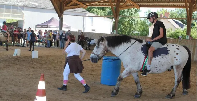 photo  le parcours de maniabilité à cheval ou à poney était prisé.  &copy;  le maine libre 