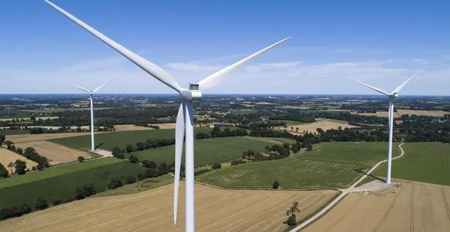 photo  le parc ne serait plus de cinq mais de trois éoliennes dans la garenne aux saars, à la flèche (sarthe).  &copy;  archives ouest-france 