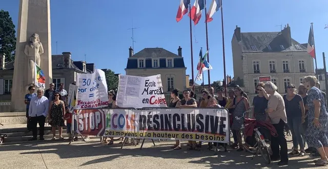 photo  plusieurs établissements scolaires de la sarthe étaient présents lors de la mobilisation devant la préfecture de la sarthe, ce mardi 5 juillet 2022, notamment l’école élémentaire marceau du mans.  &copy;  ouest-france 