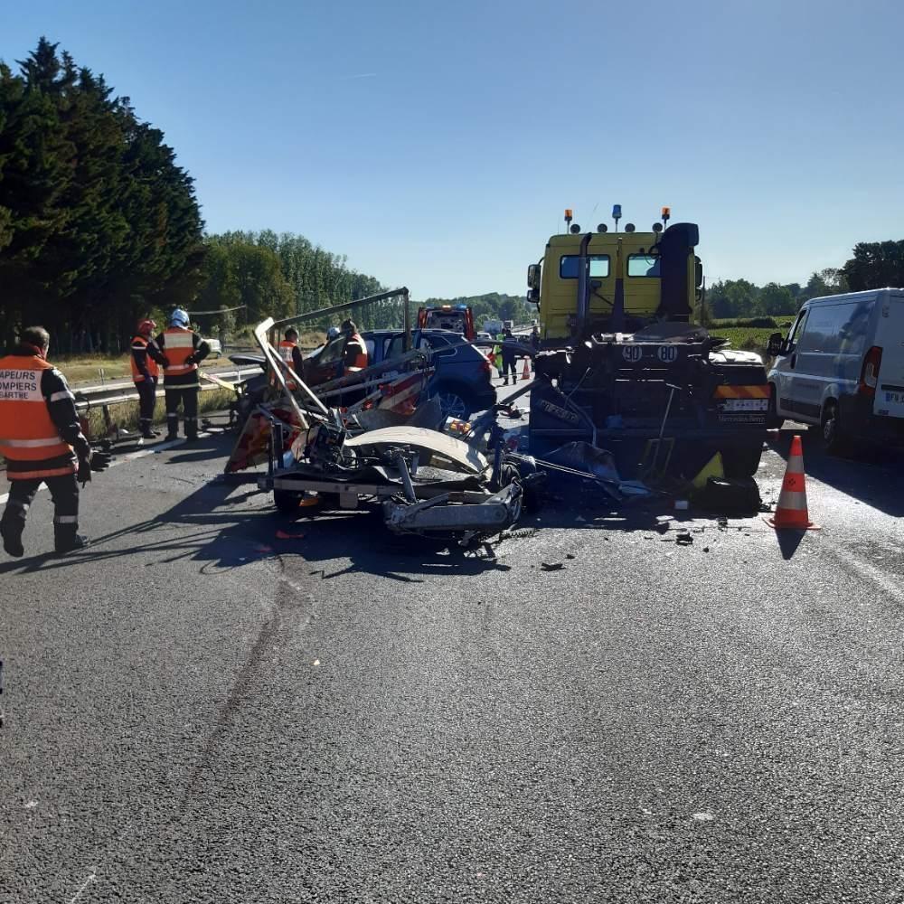 Sarthe. Un Camion D’intervention Percuté Par Une Voiture Sur L’A81 - Le ...