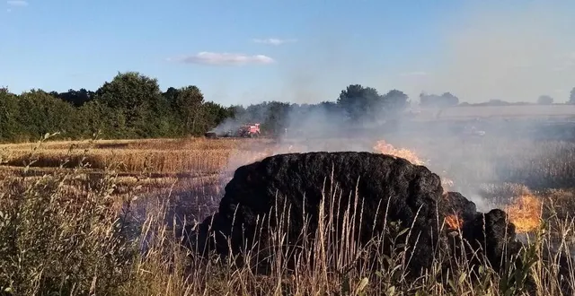 photo  vers 19 h, à challain-la-potherie, un champ de blé a pris feu.  &copy;  ouest-france 
