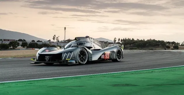 photo  première sortie officielle pour la 9x8 à monza (dimanche).  &copy;  peugeot 