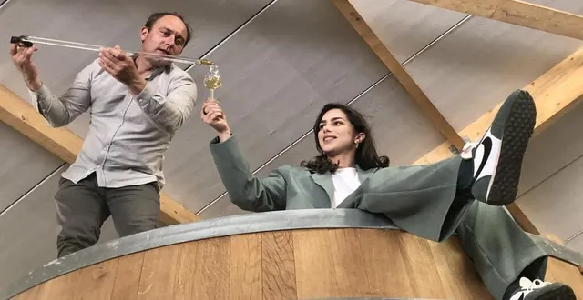 photo  jean-françois guillouet-huard, producteur de calvados à montilly-sur-noireau (orne) et camille pila, élue ambassadrice du calvados.  &copy;  ouest-france 