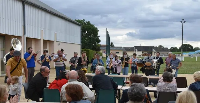photo  les musiciens de l’harmonie donneront à nouveau un concert festif sur l’esplanade de la salle polyvalente.  &copy;  le maine libre 