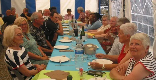 photo  le sourire retrouvé pour les convives.  &copy;  ouest-france 