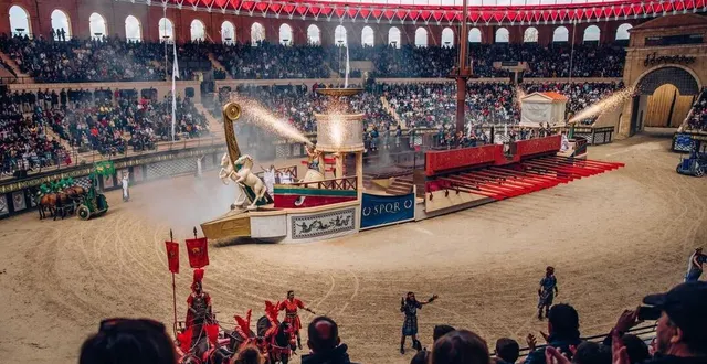 photo  le signe du triomphe s’offre une nouvelle mise en scène.  &copy;  puy du fou/arthur aumond 