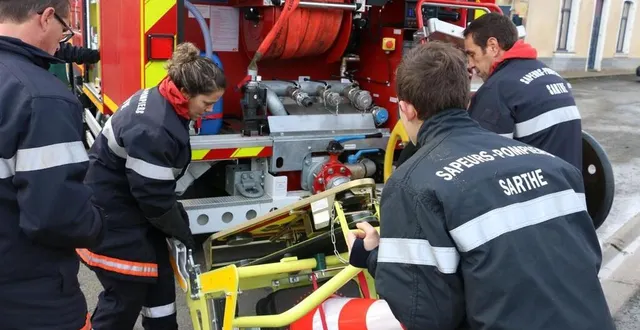 photo  les pompiers de la sarthe en intervention. (photo d’illustration).  &copy;  archives ouest-france 