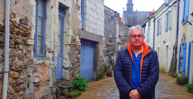 photo  bruno richou, maire de béhuard depuis 1995.  &copy;  archives ouest-france 