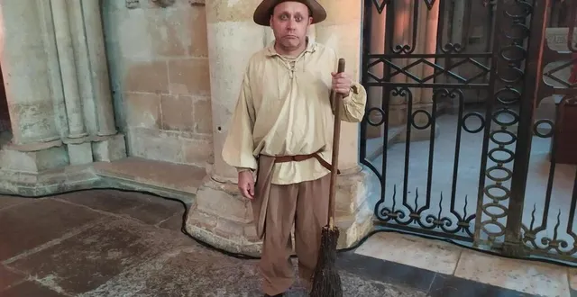 photo  pascal gautelier assure la création des costumes depuis le début de l’aventure en 2005.  &copy;  le maine libre 