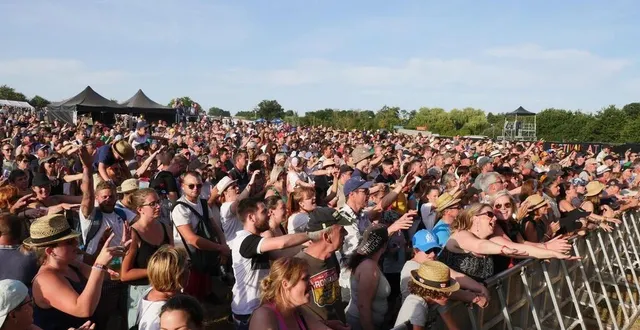 photo  le festival a réuni 6 000 festivaliers en folie.  &copy;  le maine libre 