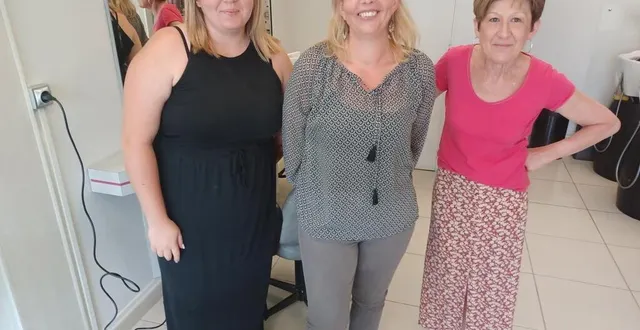 photo  nelly gohier cède son salon à magali hervé, son ancienne employée, qui peut compter sur l’aide de laura.  &copy;  le maine libre 