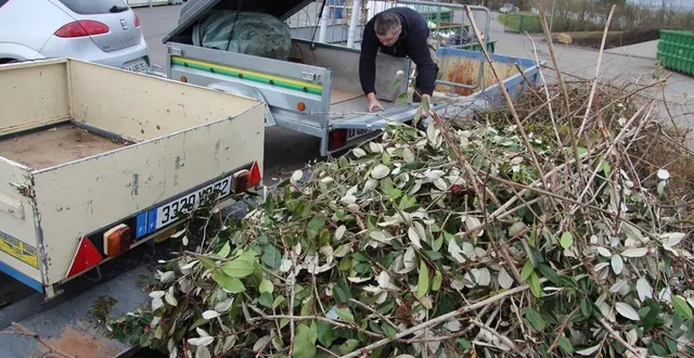 photo  à cause des fortes chaleurs, lundi 18 juillet 2022, le pays fléchois change les horaires d’ouverture des déchetteries.  &copy;  archives ouest-france 