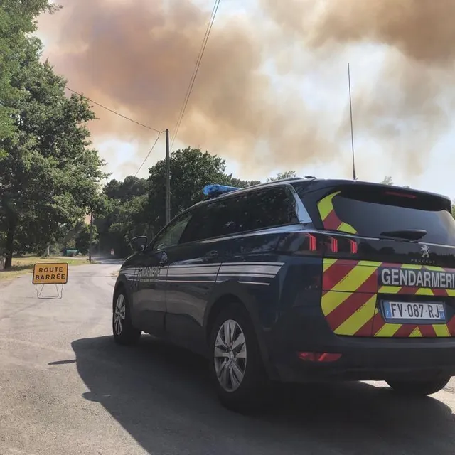 photo plusieurs routes sont fermées à la circulation.  ©  photo le maine libre