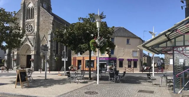 photo  à quelques jours du festival, le calme règne pour le moment, sur la place du général-de-gaulle, à briouze, dans l’orne.  &copy;  ouest-france 