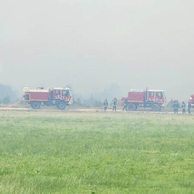 photo incendie à mulsanne (sarthe) le 19 juillet 2022, les pompiers en action  ©  lorenzo vergari morelli/ouest-france