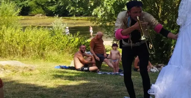 photo  vivien et la princesse sans nom lors du festival l’île en été, dimanche.  &copy;  ouest-france 