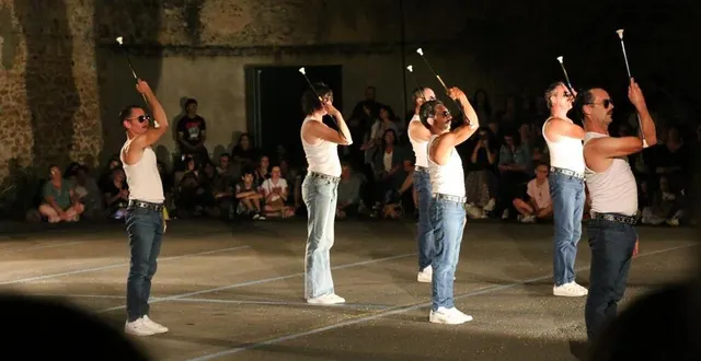 photo  la compagnie ô captain mon capitaine sera à vouvray-sur-loir (montval-sur-loir), le mercredi 27 juillet 2022, pour son spectacle queen-a-man, dans le cadre de festiloir. elle a rencontré un franc succès à la flèche (photo), lors des affranchis.  &copy;  archives ouest-france 