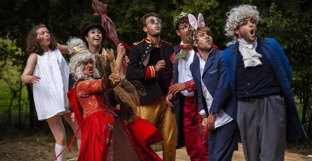 photo  alice au pays des merveilles, par la compagnie les assoiffés d’azur.  &copy;  bertrand coulon 