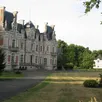 photo  la sarthe compte des dizaines et des dizaines de château typiques de la région. ici, le château de la bruère-sur-loir. 