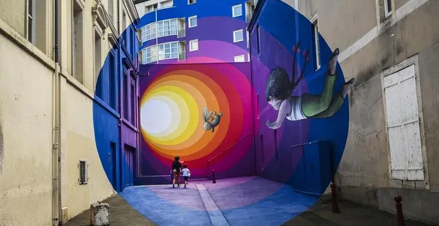 photo  la fresque de l’artiste seth attire beaucoup de monde.  &copy;  archives le maine libre – denis lambert 