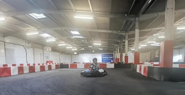 photo  durant huit minutes, j’ai testé pour vous le karting électrique sur un circuit intérieur à flers, dans l’orne.  &copy;  ouest-france 