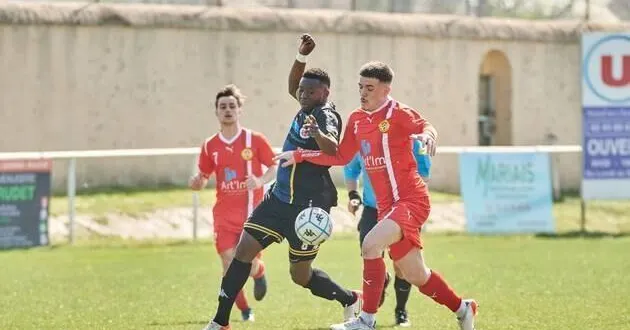 photo  duel entre le brûlonnais thierry bindia et hugo pasquier.  &copy;  photo : dominique breugnot 