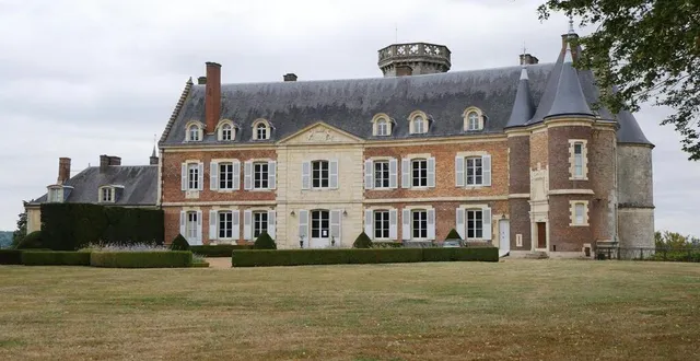 photo  le château de montmirail tel qu’il existe aujourd’hui date du xve et du xviiie siècle.  &copy;  archives le maine libre 