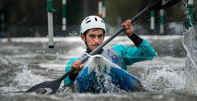 photo  florian busson obtient une médaille de bronze avec alex louveau en c2, lors du championnat de france, ce dimanche  &copy;  photo : ocima 