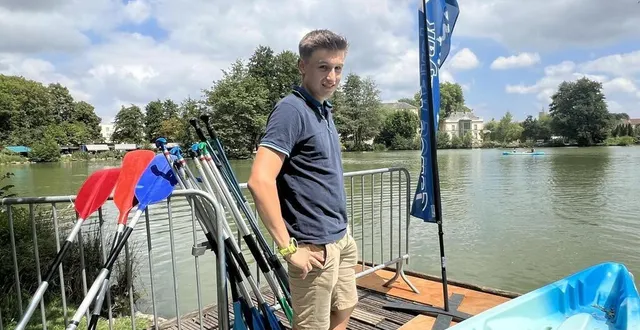 photo  maxime duverger assure la location du matériel nautique tout l’été au plan d’eau d’argentan (orne).  &copy;  ouest-france 