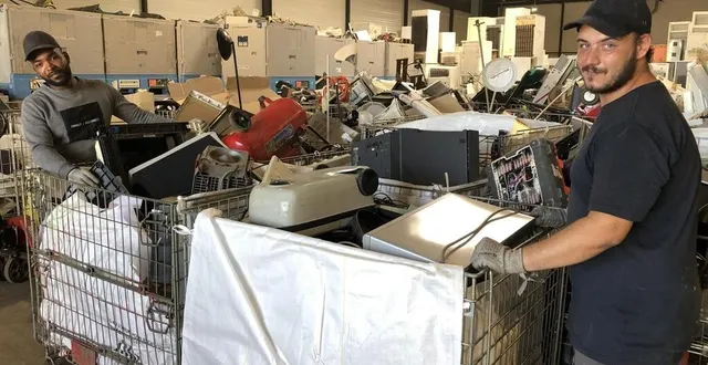 photo  une partie des 200 salariés d’envie maine 72 ont déménagé dans les nouveaux locaux de l’entreprise à allonnes, dont le personnel en charge du tri et de la valorisation des déchets électroménagers.  &copy;  photo le maine libre 