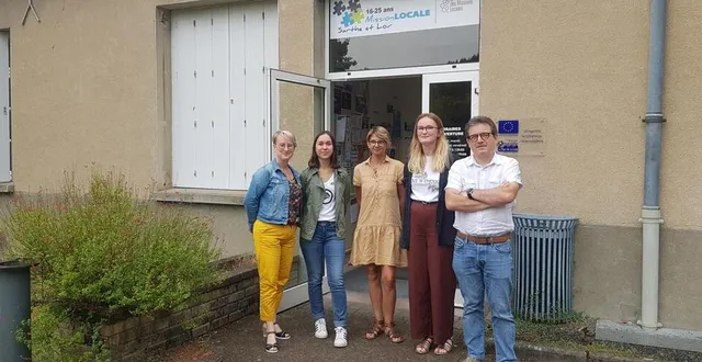 photo  à la mission locale sarthe et loir, l’été est le moment propice pour aller à la rencontre des jeunes « invisibles » de 16 à 29 ans.  &copy;  ouest france 