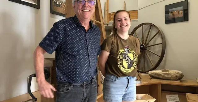 photo  jean-yves guéry, président de l’association un village, un moulin, et charlotte legendre, animatrice saisonnière, préparent la grande fête qui aura lieu les 30 et 31 juillet, au moulin de l’épinay.  &copy;  ouest-france 