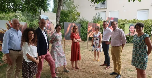 photo  moncoutant-sur-sèvre. une petite découverte de l’exposition de photos derrière l’hôtel de ville de moncoutant-sur-sèvre.  &copy;  co.dominique cadu 