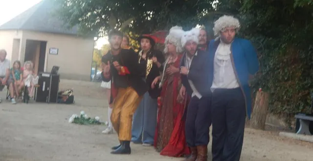 photo  les assoiffés d’azur présentaient un spectacle inspiré par le roman de lewis carroll « alice au pays des merveilles ».  &copy;  le maine libre 