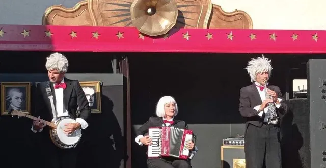 photo  des musiciens qui ont été chaleureusement applaudis par un public enthousiasmé  &copy;  le maine libre 