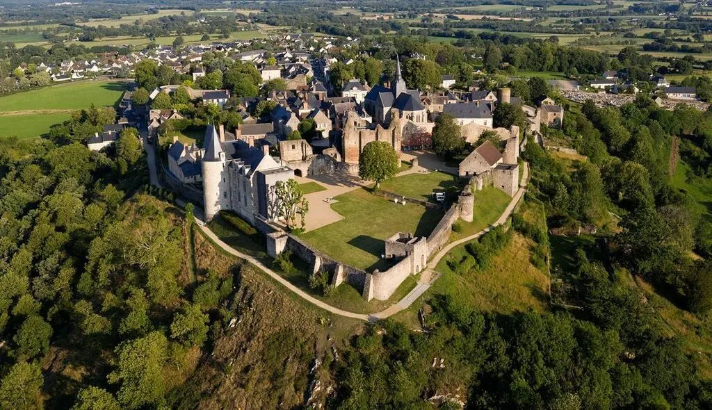 En août, le château de SaintSuzanne se diversifie