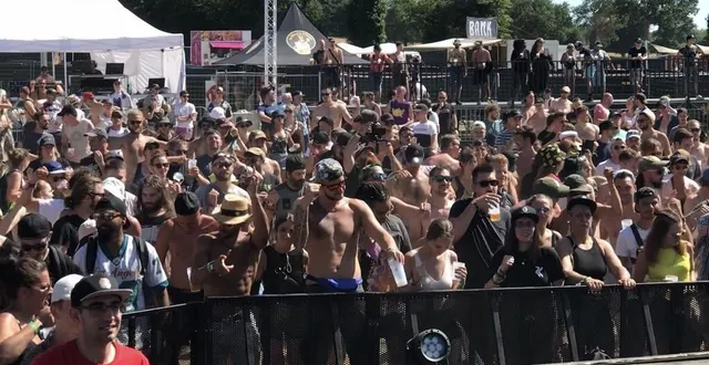 photo  l’eskape festival se déroule de 13 h à 1 h du matin à montilly-sur-noireau, ce samedi 30 juillet 2022  &copy;  ouest-france 