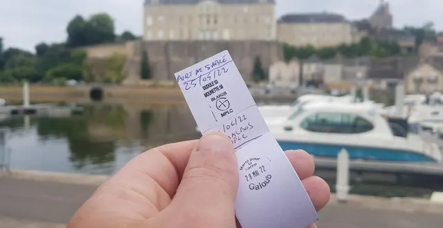photo  une des 24 caches se trouve dans le port de sablé.  &copy;  ouest france 