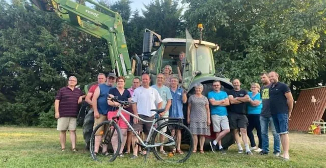 photo  les agriculteurs parcéens préparent activement leur premier cyclo fermes.  &copy;  le maine libre 