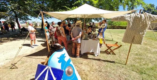 photo  la fabrication de la cotte de mailles attire.  &copy;  le maine libre 