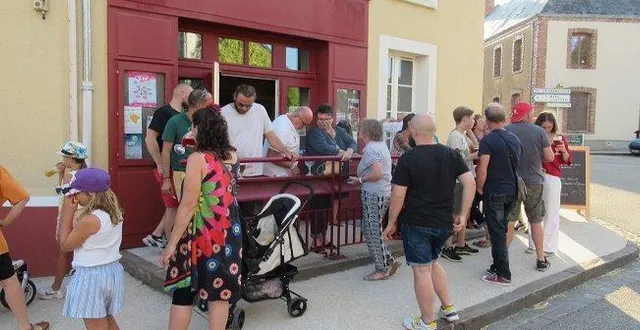 photo  avec de nouveaux gérants, le restaurant reprend vie.  &copy;  ouest-france 