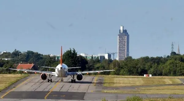 photo  de plus en plus de voyageurs ont décidé que l’avion, c’est sans eux.  &copy;  archives po - nathalie bourreau 