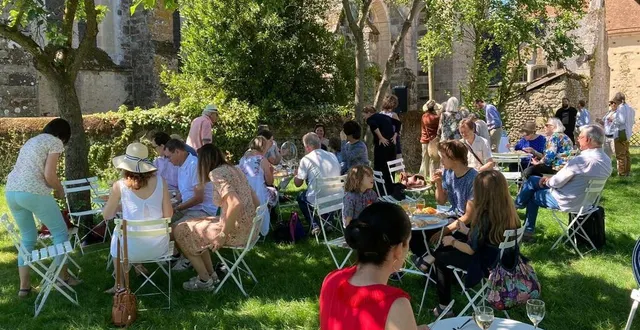 photo  alice orange a fait appel aux producteurs et artisans locaux pour le déjeuner sur l’herbe.  &copy;  j.-l. durand 