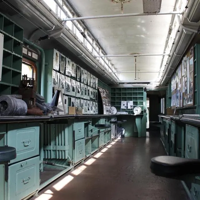 photo un authentique wagon de la poste des années 30.  ©  marylène carre